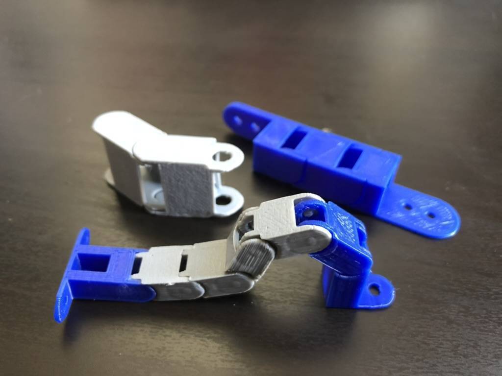 3D printed cable chain.